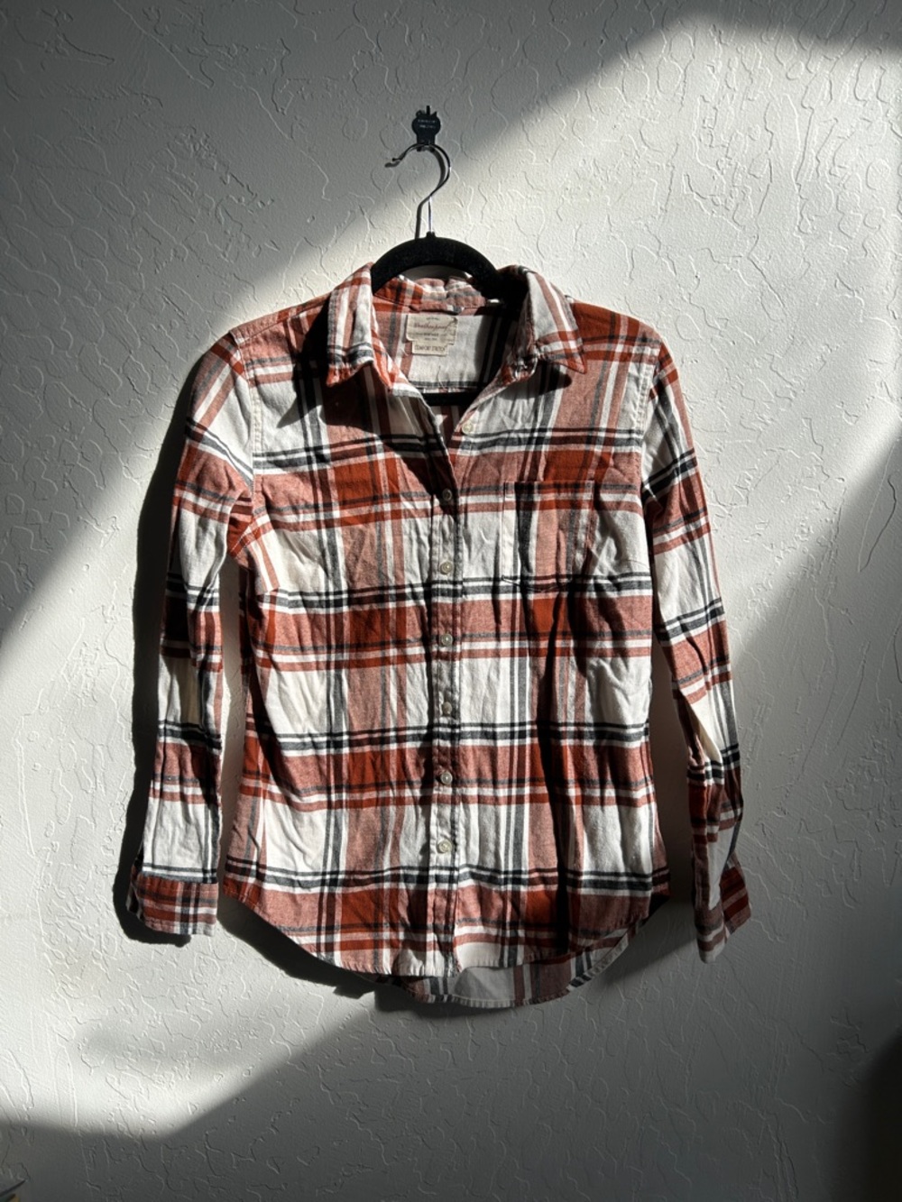 Weatherproof Women's Cream and rust Plaid Button-Down Shirt - Picture 3 of 6